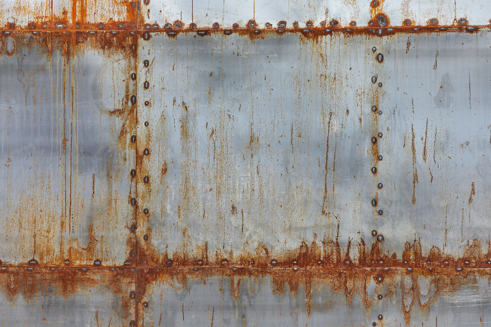 best plating for corrosion resistance - rusted metal